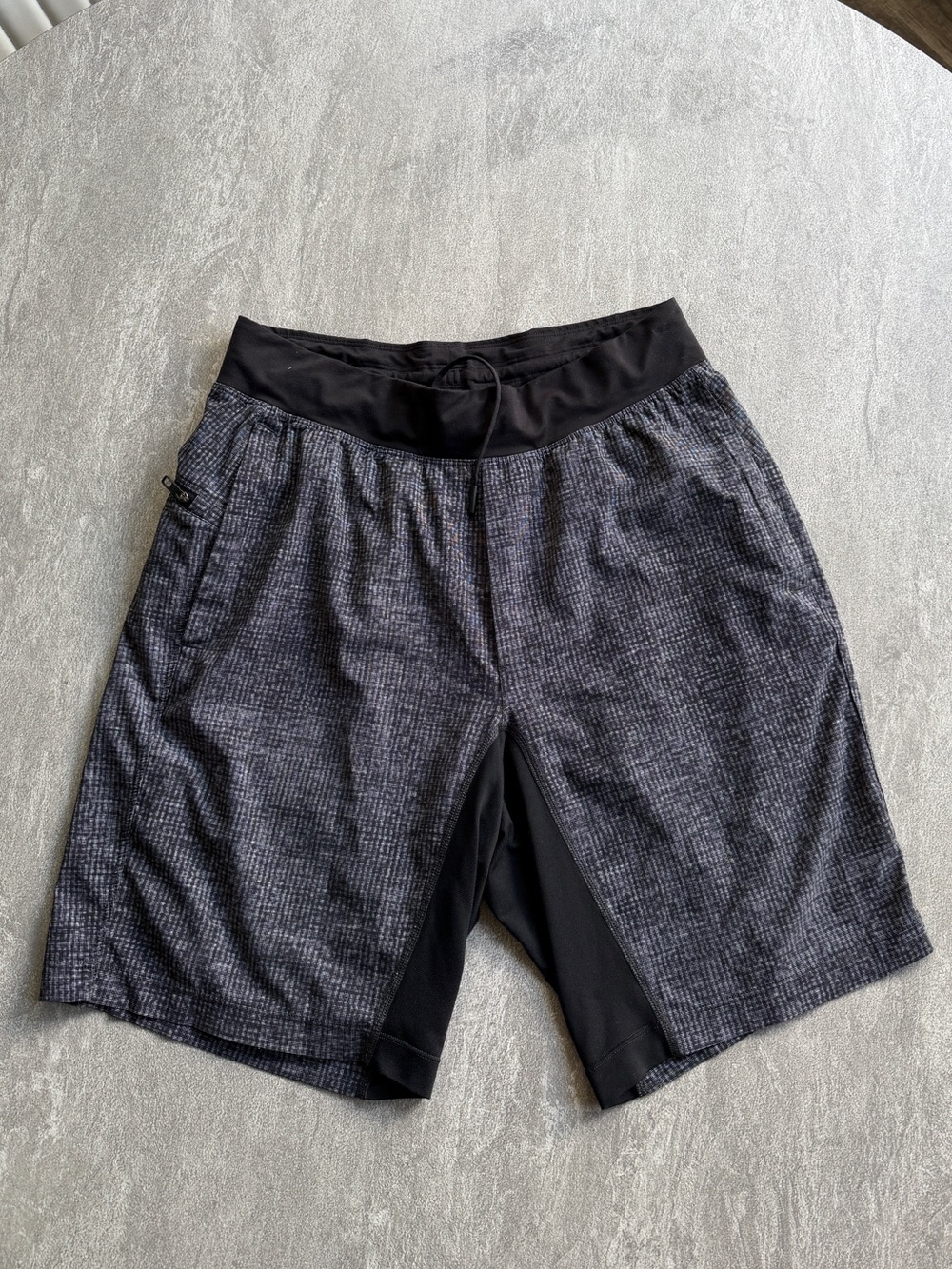 Lululemon black shorts gray M - Picture 1 of 3